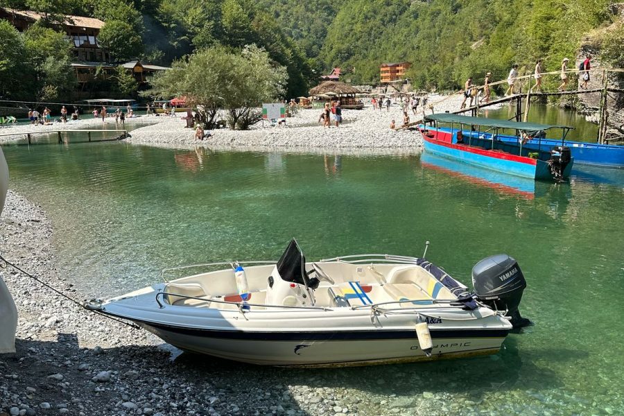 Speedboat